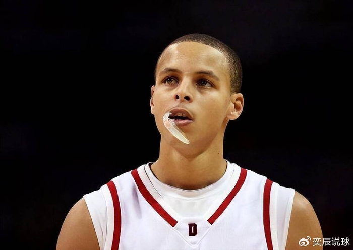 库里曾想放弃篮球高中时期打不上球训练前需加练1000次投篮