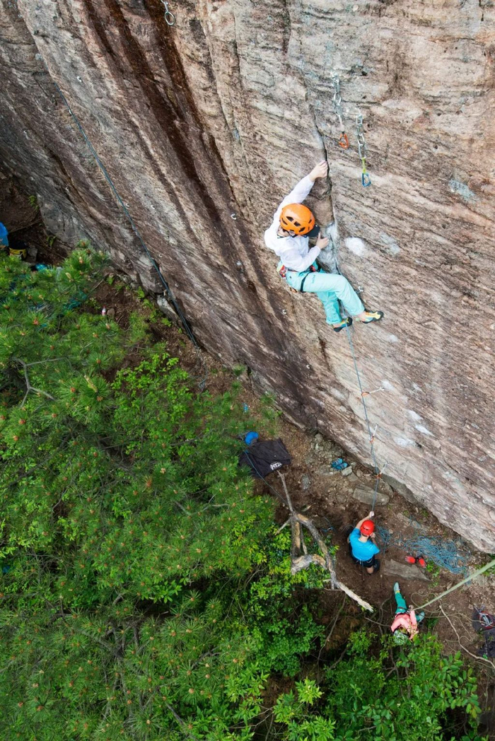 一位普通编辑的不上班攀岩人生|曾山|攀岩|登山_新浪新闻