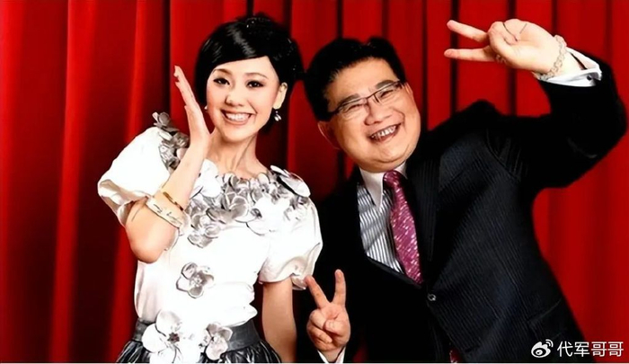 揭秘美女主持人王冠的成名经历与感情生活|尼格买提·热合曼|微博之夜|央视|谣言|李咏_新浪新闻
