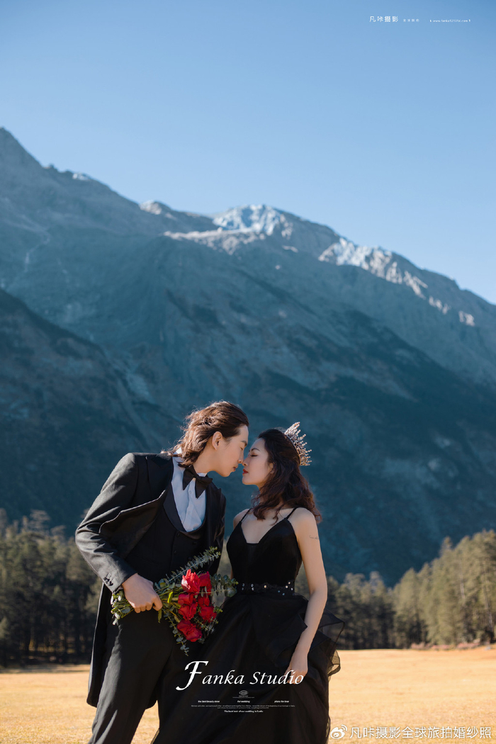 丽江云杉坪婚纱照!雪山下的纪实浪漫|云杉坪|婚纱照|雪山_新浪新闻