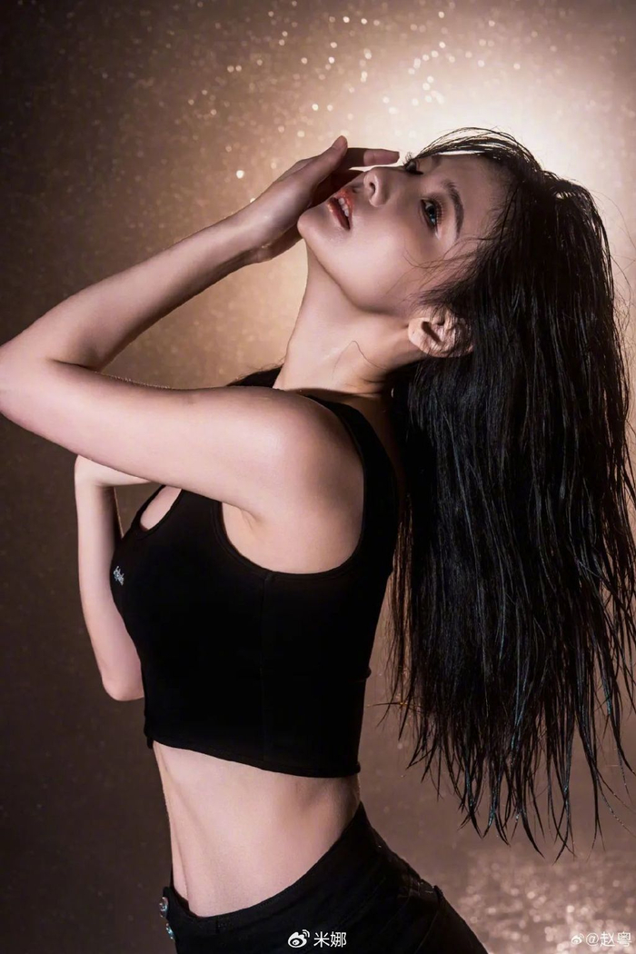 朦胧的湿发造型|刘雅瑟|赵粤|造型_新浪新闻