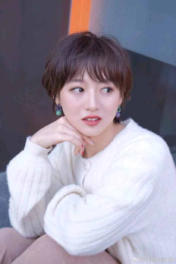 女发别乱剪,最值得尝试还是层次短发,动感还时尚