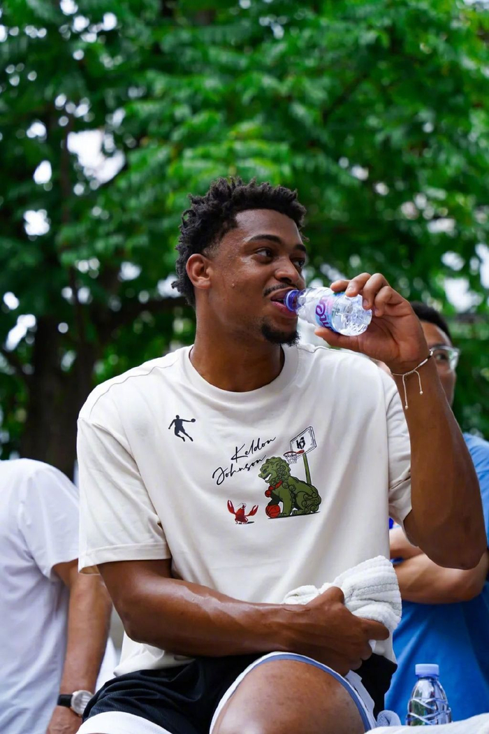 与凯尔登·约翰逊的喜相逢