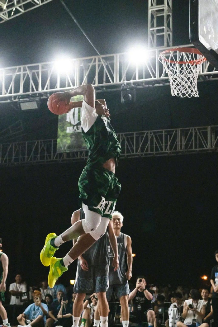 与凯尔登·约翰逊的喜相逢