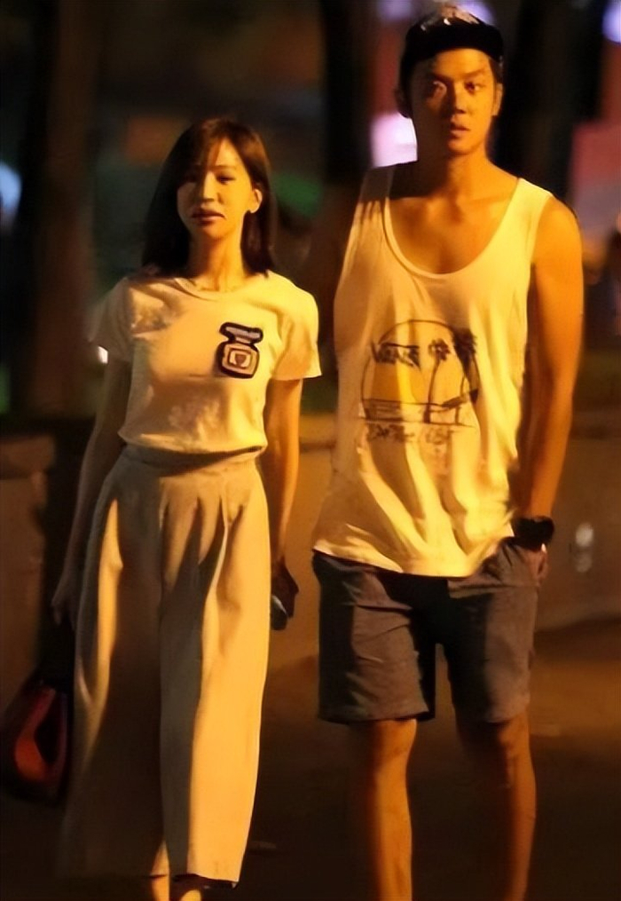 前,姚元浩跟王心凌说自己是单身,转头又立马和相爱8年的前女友隋棠