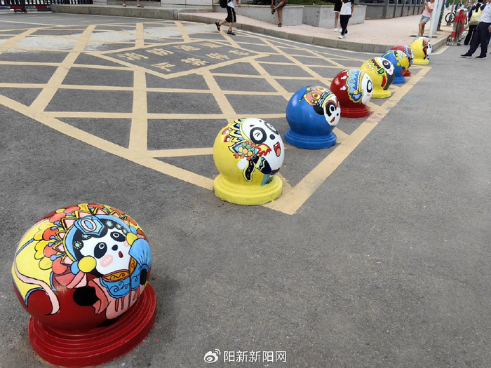 阳新新闻:创意彩绘靓校园 球墩秒变"萌守卫"|石墩|阳新|彩绘_新浪新闻