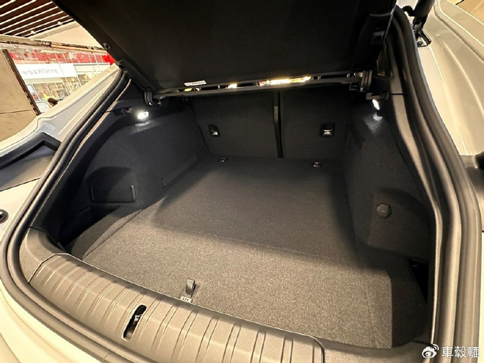 核心追求个性,保时捷taycan cross turismo探店实拍|猎装|保时捷|后排