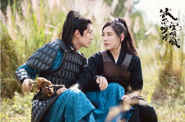 《冰芯明月夙倾城》首播,施予斐任运杰主演,有喜感的玄幻偶像剧|施予斐|任运杰|冰芯明月夙倾城_新浪新闻