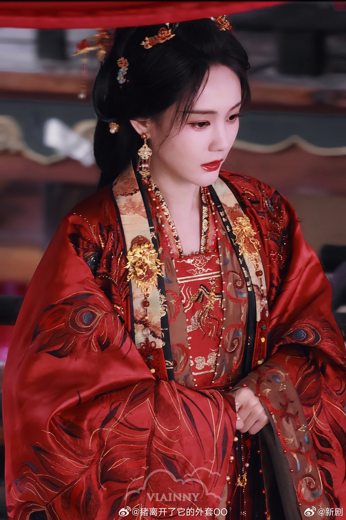 李一桐云秀行生图vs饭拍未修生图好能打