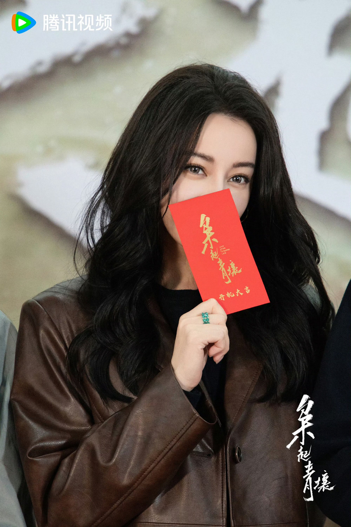 迪丽热巴新剧开机疯刀聂九罗dear迪丽热巴已上线开机大吉