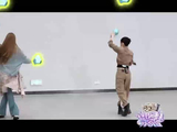 段奥娟希林娜依高徐艺洋钟辰乐亮相迪士尼舞蹈课