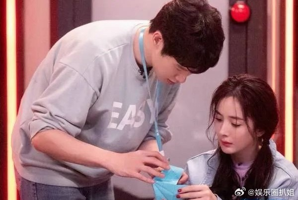 我是大侦探 那时候是不是很多人磕魏大勋和杨幂啊?