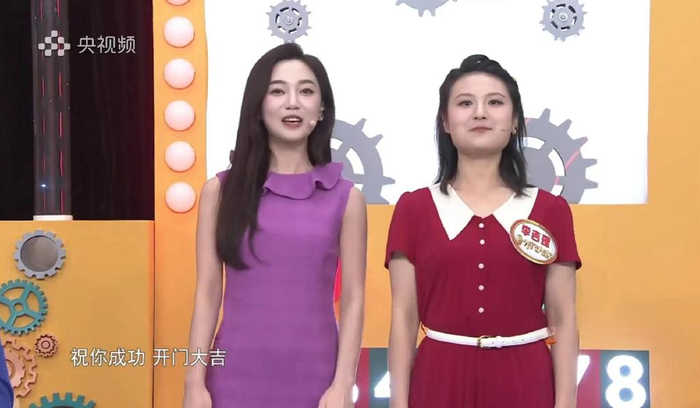 一方面主持人极其动荡,先后有张蕾,维妮娜,李思思离职,也启用了好几位