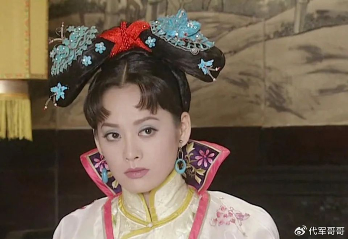 盘点最能驾驭旗头装的10位女星,你最喜欢谁?|陈烨|旗装|何晴_新浪新闻