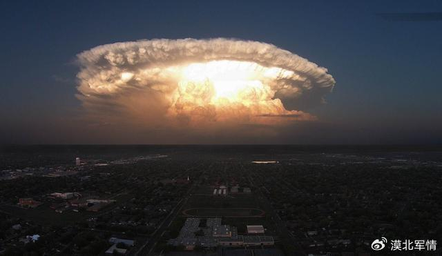 阿夫季夫卡刚沦陷15吨温压弹在市中心爆炸又一重镇遭猛攻