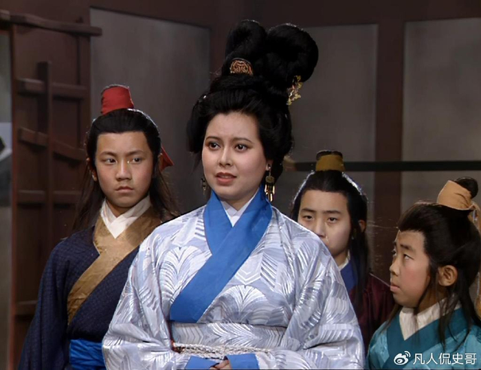 姜维自尽前终于发现刘禅只是一个傀儡,诸葛瞻死得太冤枉了!