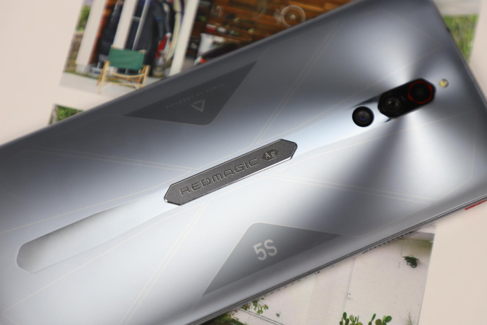 "吹"出来的电竞怪兽!努比亚红魔5s游戏手机评测:强到令人发抖