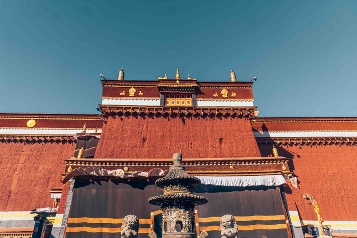 西藏萨迦寺佛教文物探秘 宣德青花五彩鉴别指南