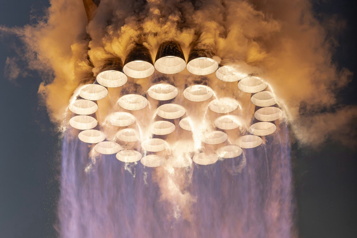 星舰的33台猛禽发动机,这玩意太夸张了,可控核聚变 无工质发动机研发