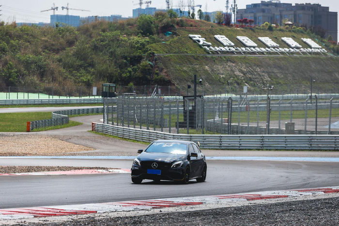 unleashingtrackday成都天府国际赛道带小a的跑的第二次赛道日