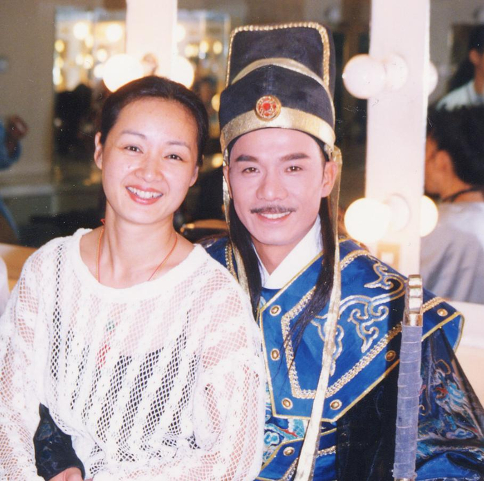 65岁演员张振寰去世,陈尸家中多日散发恶臭被发现,死因细节曝光__财经头条__新浪财经