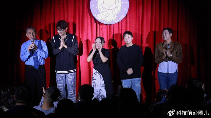 把脱口秀带进北京、合肥等地,李波的“搞笑事业”越做越大|江山|喜剧|东北|巡演|专场_新浪新闻