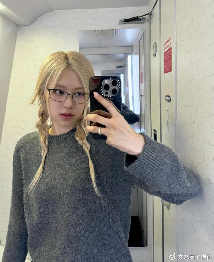 lisa凉透了朴彩英心情大好背爱马仕晒16张绝美自拍吃雪糕庆祝
