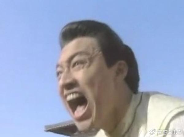 动不动就大喊,于是网友就给他起了个"咆哮帝"的外号,贡献了大量表情包