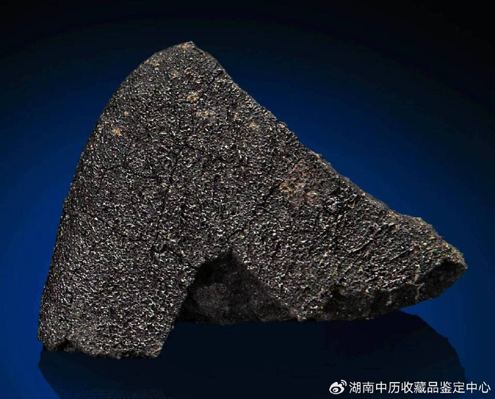 佳士得拍卖的碳质球粒陨石价格|球粒陨石|碳质|陨石_新浪新闻