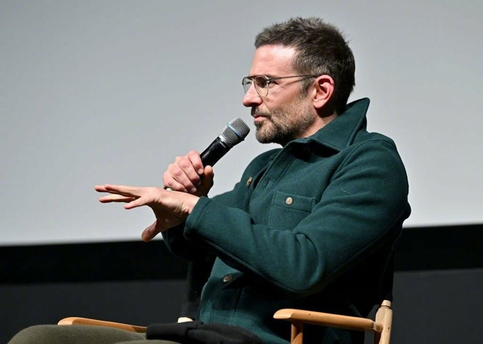 送女儿上学的布莱德利库珀bradleycooper