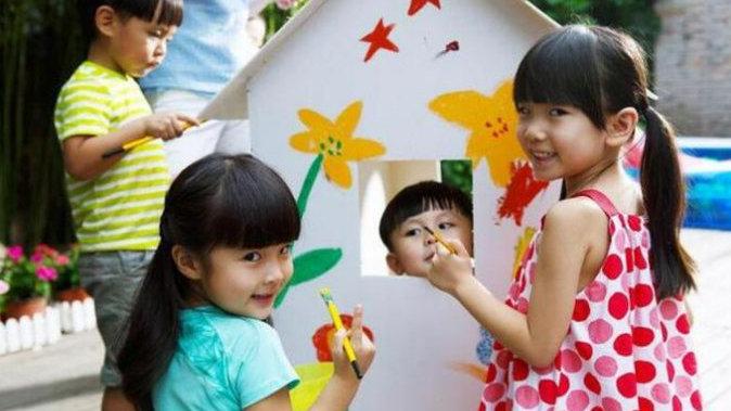 媳妇认为教授公公带娃太敷衍，娃上学后专注力和思维力被老师称赞