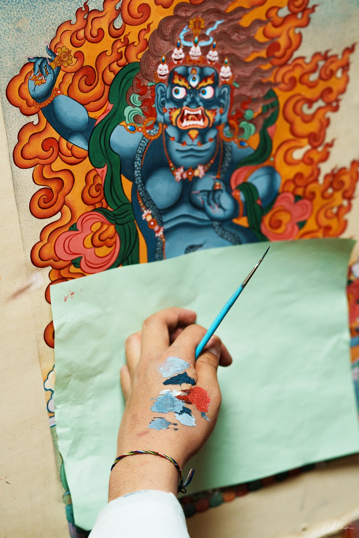 不丹廷布手工艺学校展示唐卡佛像制作过程