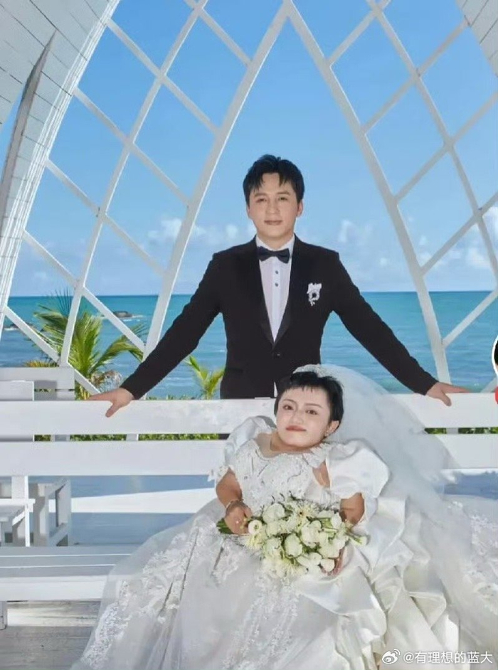 女企业家李喜梅结婚了,嫁给了一个1米7的帅小伙