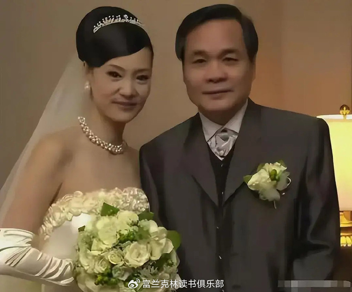 她曾是琼瑶御用女主,独居13年家里24小时开着电视,现成太后专业户