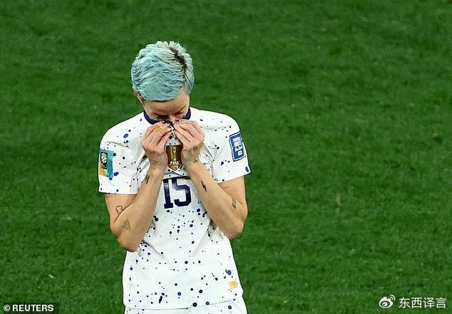 在澳大利亚墨尔本举行的2023年女足世界杯上,美国队中的老牌球星梅根