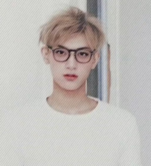 黄子韬19岁旧照曝光,瞬间理解全红婵了.