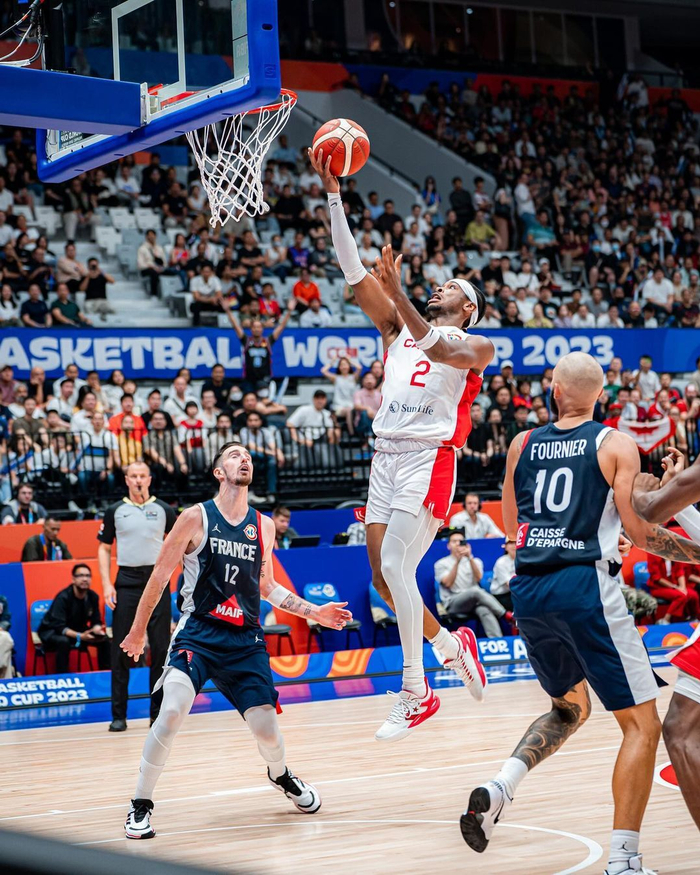 亚历山大荣获northernstar评选的加拿大年度运动员