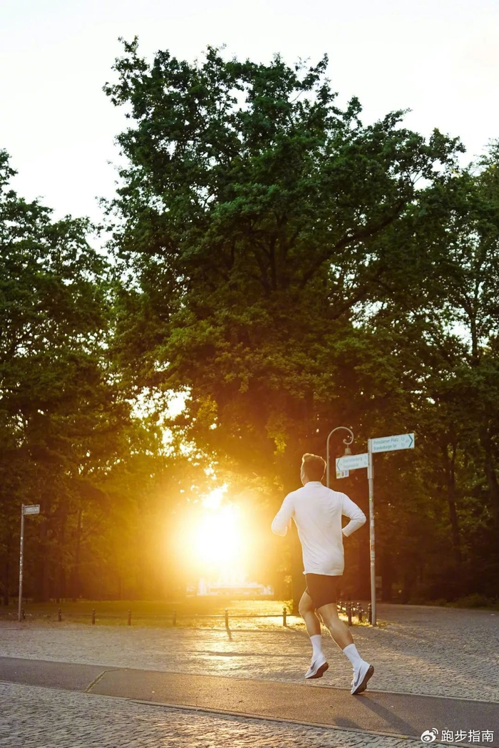那些每天十点睡,五点起床跑步的人,现在怎么样了?