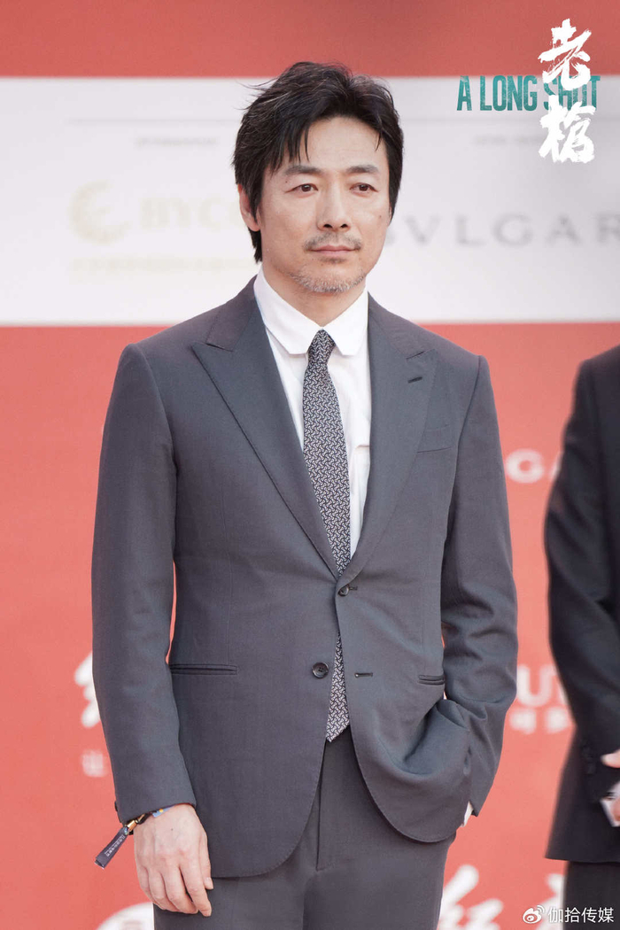 电影《老枪》中国首映口碑获赞 祖峰秦海璐周政杰亮相北影节红毯|祖峰