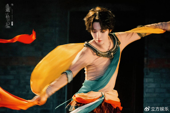 刘宇跳敦煌舞身姿绰约 舞蹈造型曝光展现异域风格