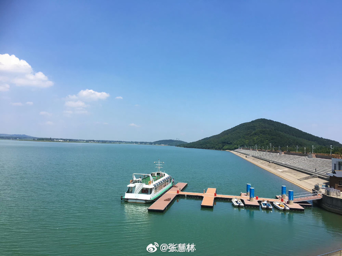 碧波荡漾的金牛湖