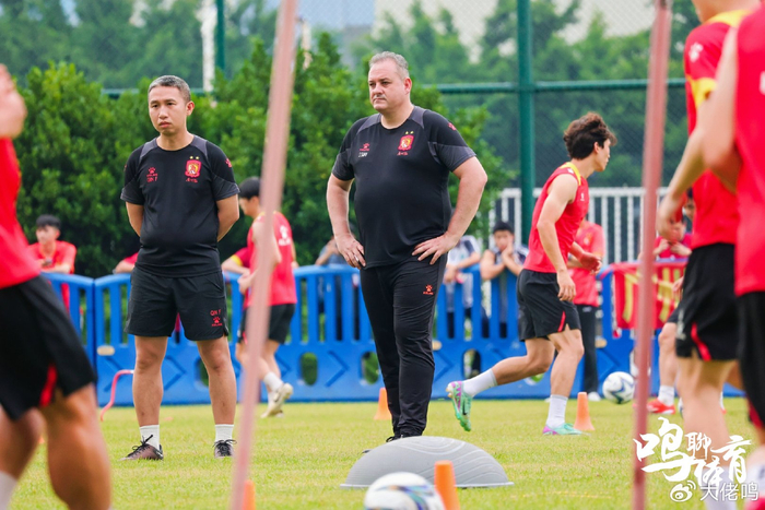 广州队五月开放日主教练萨尔瓦多访谈,更高目标待时机成熟会全力争取