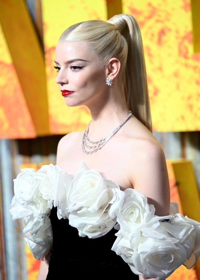 安雅·泰勒-乔伊出席《疯狂的麦克斯:狂暴女神》伦敦首映礼