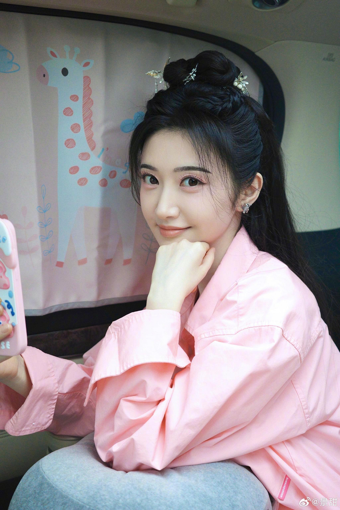 景甜周五新鲜自拍送达粉色好嫩啊青春无敌美少女