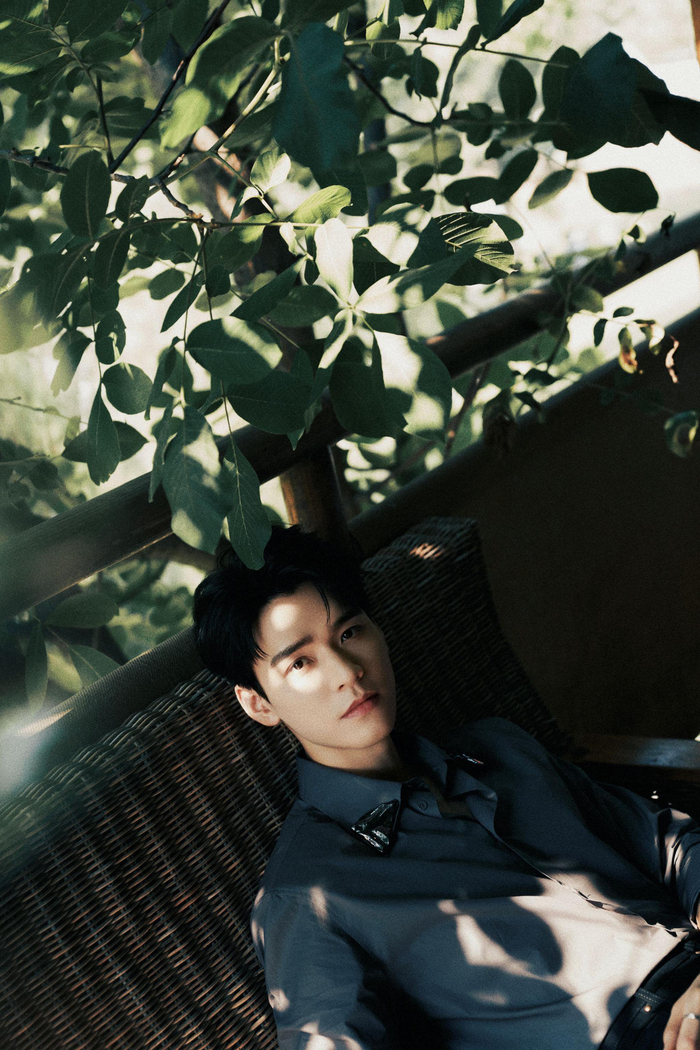 龚俊@龚俊simon 93 积石如玉,列松如翠.