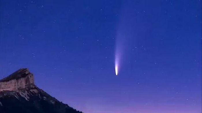 离开38年，哈雷彗星终于回头了，已踏上52.3亿公里的归程来看你