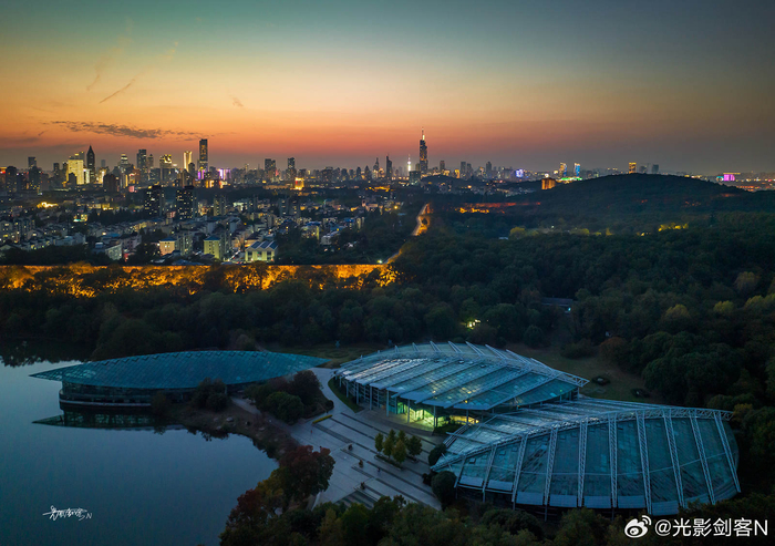 极美南京前湖秋色晓月日暮