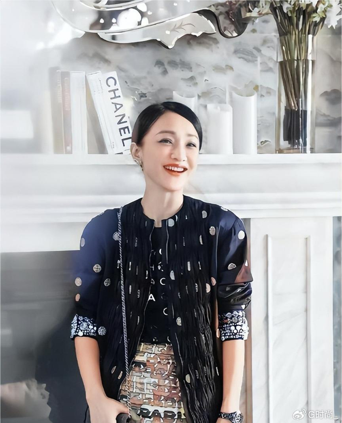 不得不说,周迅才是中年小个子穿搭典范,时髦大气,看着就高级|周迅|小