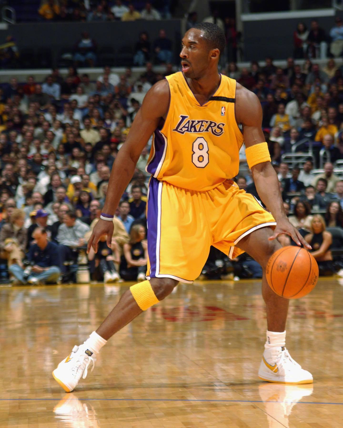 27年前的今天18岁的科比完成了自己在nba的首秀