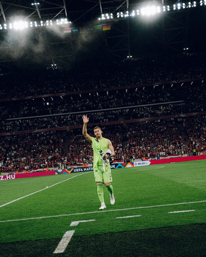 诺伊尔ins更新 十五年,15张图片